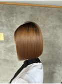 切りっぱなしぱっつんボブ　透明感カラー　髪質改善