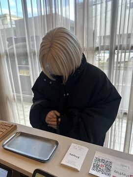 リトル(Little) ホワイトカラー