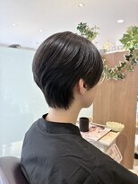 エル バイ ファースト(L by first) 【L by first】スッキリ耳だしくびれショート