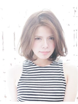 メルクマール(MERKMAL) 大人のアシメなハネ感ボブ