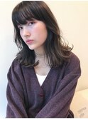ニュアンスレイヤーの重軽ミディアムヘア