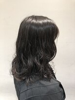 低温デジタルパーマで作るレイヤーミディヘア