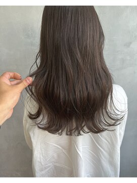 キチ(kichi.) [kichi.] セミロング×くすみベージュ