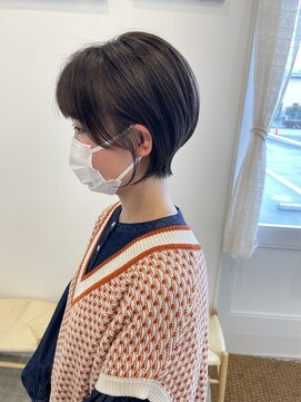 ジジ チーク 栃木(Gigi cheek) 丸みショート