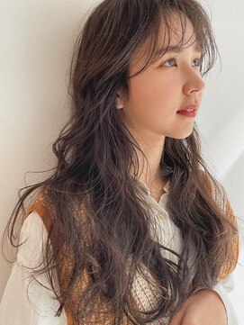 ユイル(Uil) 小顔前髪顔周りレイヤー×ゆるめパーマ