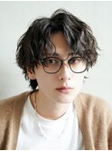 センターパートウルフカットツイストスパイラルパーマゆるめ黒髪
