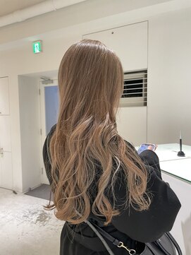 ロイリー バイ ローウェ 立川(Loely by Louwe) くすみベージュ