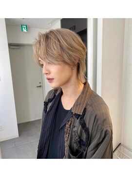 ユーフォリア 渋谷グランデ(Euphoria SHIBUYA GRANDE) ミルクティベージュ　顔周りレイヤー　韓国風メンズ