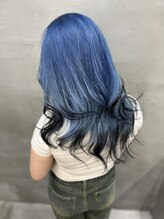 エッジ 下北沢(edge.) ブルー×ブラックのグラデーションカラー edge.下北沢