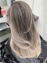 エイチ(H) xバレイヤージュ/イメチェン/ホワイトブロンド/外ハネボブ/美髪