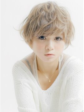6Dエクステ 板橋店 ホワイトアッシュカラーショートヘア