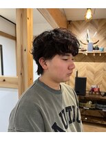 ティピ(tipi)&nbsp;波巻きパーマ/センターパート/メンズカット/メンズパーマ/香椎駅