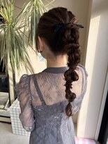 プリュム(plumu.)&nbsp;編みおろしアレンジ/ヘアセット／結婚式アレンジ