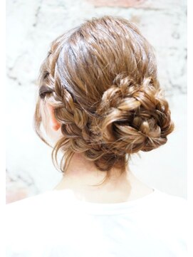 ザ シー 海老名(The C) おでかけアレンジは編み込みに決まり☆