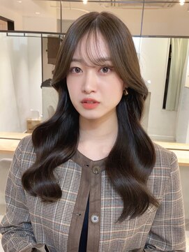 アイヴィ 表参道(IVY) 韓国風ウェーブヘア ツヤ髪 透明感カラー