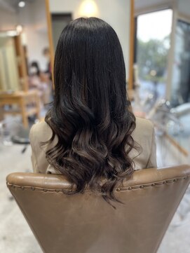 フツーロ 栄(FUTURO) プルエクステ　エクステ　コテ巻き　ロングヘア