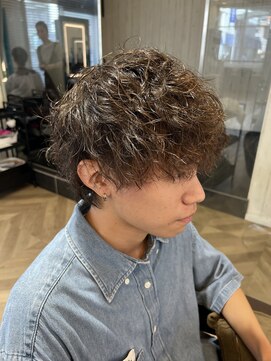 フィッティ 横須賀中央店(fiti) ツイストスパイラルパーマ メンズマッシュウルフカット