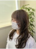 軽く巻くだけでエアリーロング。