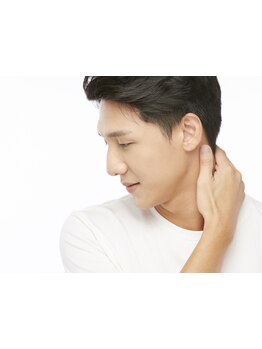 顔剃り/髭/眉毛など、自分では難しい手入れはプロにお任せ。清潔感漂う大人男性に仕上げます！