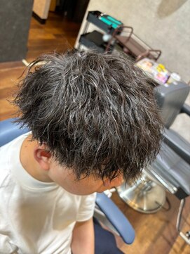 ヘアーワークス ボナ(HAIR WORKS bona.) 黒髪ショートマッシュ× 人気のツイストスパイラル