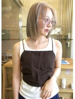 イェン(Yen.)&nbsp;グレーベージュ/ハイトーンボブ