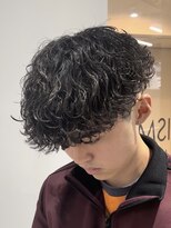 ラヴィズムバイフィフス(LUVISM by fifth) 波巻きツイストスパイラル波打ちパーマフェザーパーマ/新潟