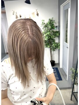 ニッキ(Nikki) ＃ミルクティーベージュ