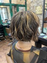ヘアーラウンジ アンフィ 井土ヶ谷(Hair Lounge Anphi)&nbsp;白髪ぼかしハイライト