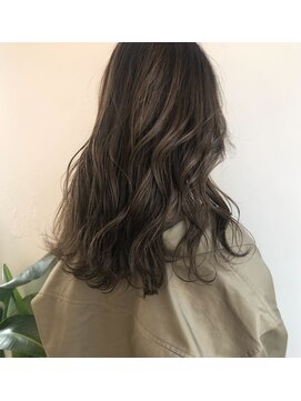 ソピ バイ インビテーション(sopi by invitation) オリーブベージュ / 艶カラー / a