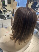 ステララヴェスト(Stella L'ovest) 白髪ぼかしハイライトデザインカラー