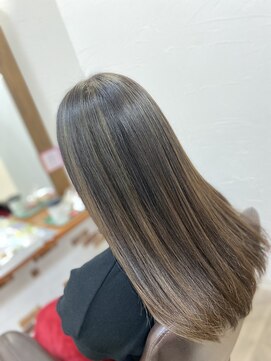 美容室 カノン(Kanon) ハイライトとバレイヤージュのオンカラー