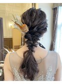洋装 トップ 波ウェーブ 編みおろし ヘアアレンジ