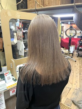 スミ(sumi) アッシュベージュカラー/ミルクティーベージュ/岩田悠