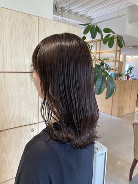 アドラーブル 万代店 (adorable) 【ナチュラル可愛い】オリーブブラウン　艶感ミディアム　20代