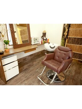 マンツーマン施術でお気軽に悩みを相談できる♪一人一人に寄り添った提案であなたの理想のスタイルが叶う☆