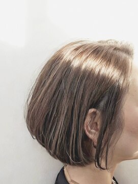 ルーファス メグロ(Ruufus Meguro) 白髪ぼかしハイライトボブ　2503