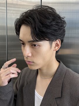 テン 心斎橋(tenn.) 難波フェザーパーマフェザーショートセンターパート20代緩め色気