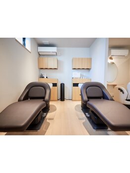 【NEW OPEN】駅近徒歩5分♪落ち着いたお店でゆったり寛げる☆1人1人に合わせた施術を提供します！