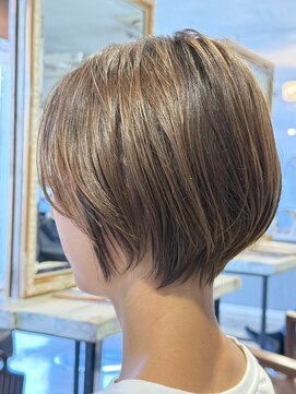 綺麗シルエットなショート