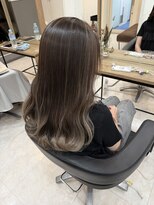 エリス ウメダ(Eliss umeda) 【秋カラー】ハイライト×アッシュグレージュ