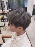 スモーキーグレー