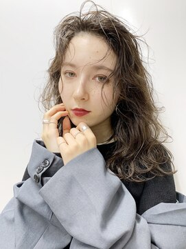 アイティー バイ アルバム 中野店(IT by ALBUM) 無造作ミディ_耳かけウェーブパーマフォギーベージュ_66797