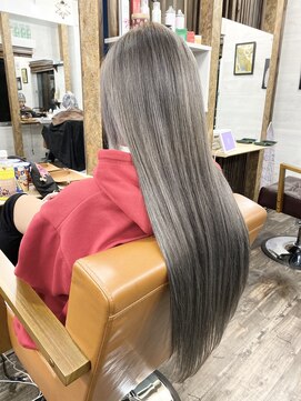 リリー シブヤ(Lilly shibuya) 【Lilly渋谷】#スーパーロング #エクステ #シルバーアッシュ