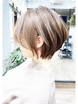 アヴァロン(AVALON)&nbsp;mag.ginza佐藤聖メッシュカラー×丸みクビレのクールショート