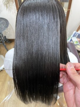 美容室 メザミー MESAMIES 大人きれいストレート黒髪暗髪ツヤ髪耳掛け小顔髪質改善縮毛矯正