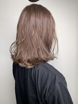 ワット 原宿店(W)&nbsp;☆欧米風外ハネボブ×ミディアム×シルキーベージュ☆