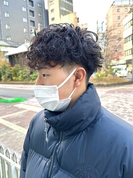 リタ(Lita) ツーブロックマッシュスパイラルパーマ刈り上げ