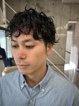 サイン 渋谷(SIGN) メンズセンターパートミディアムカルマパーマボブ250222