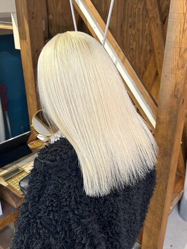 マニア(mania.) ホワイトブロンドホワイトカラートリプルカラーケアブリーチ金髪