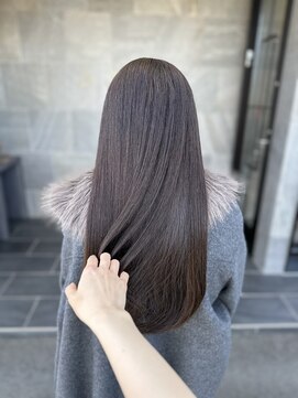 メゾン アヴァロ(Maison Avallo) ツヤロングアッシュグレーカラー